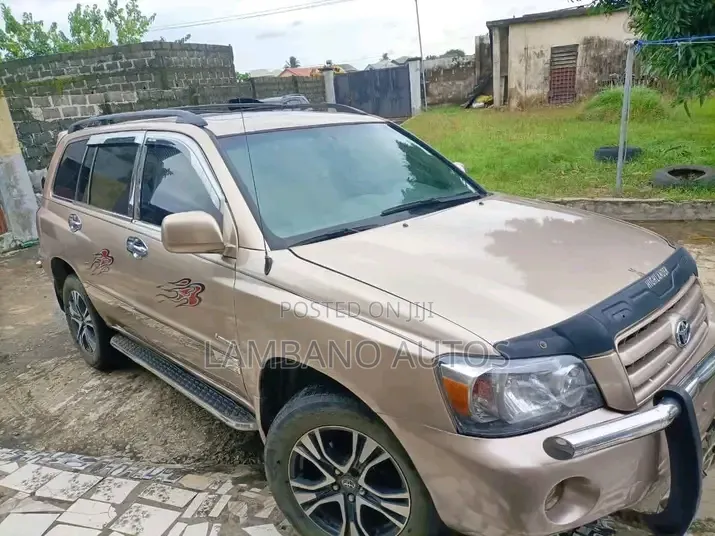 Toyota Highlander 2005 Gold