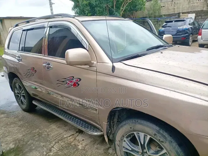 Toyota Highlander 2005 Gold