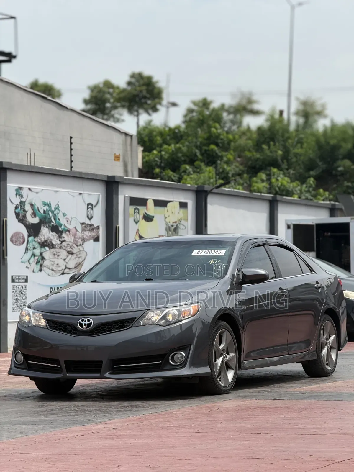 Toyota Camry SE 4dr Sedan (2.5L 4cyl 6A) 2012 Gray