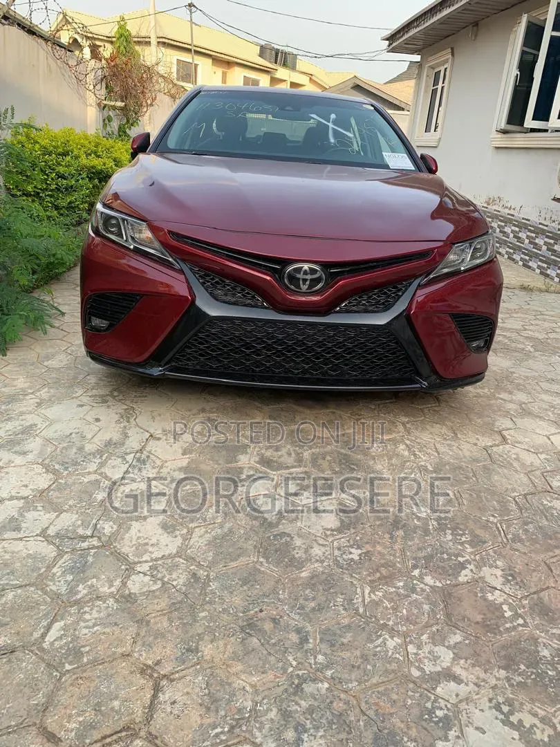 Toyota Camry 2018 Red