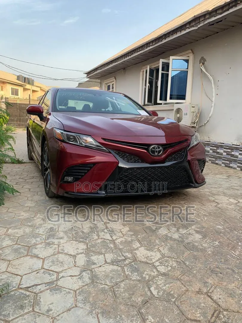 Toyota Camry 2018 Red