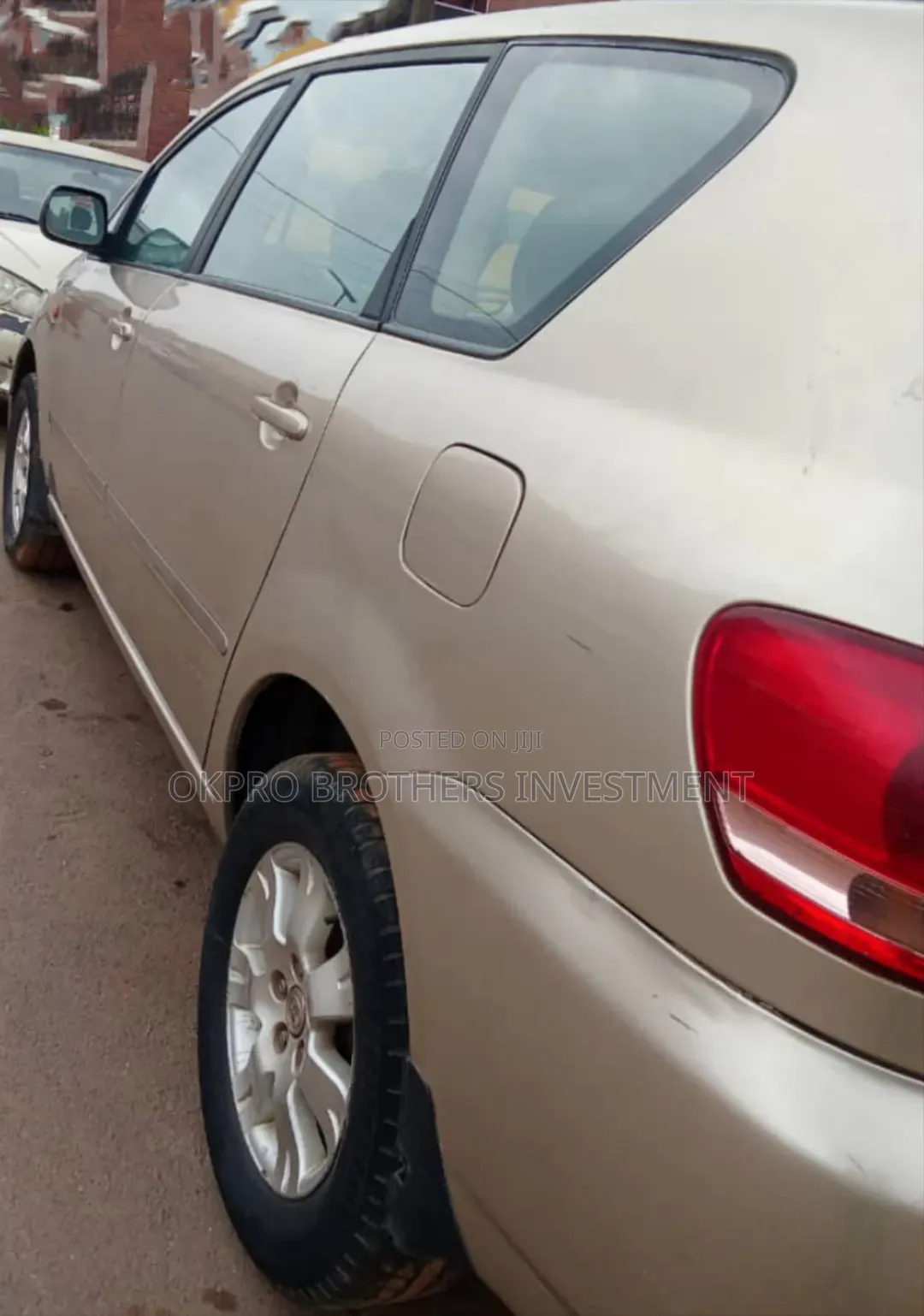 Toyota Avensis Verso 2001 Beige