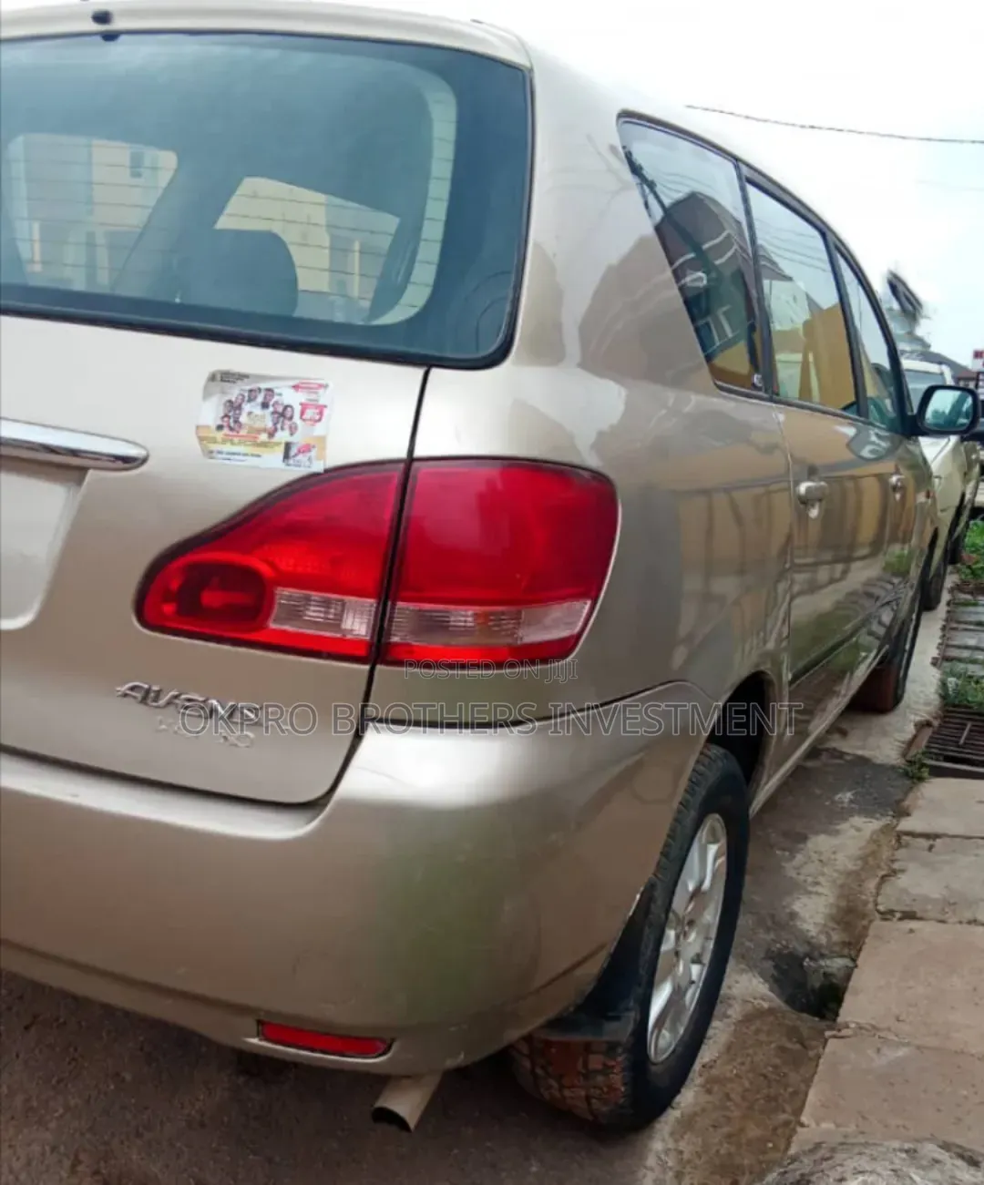 Toyota Avensis Verso 2001 Beige