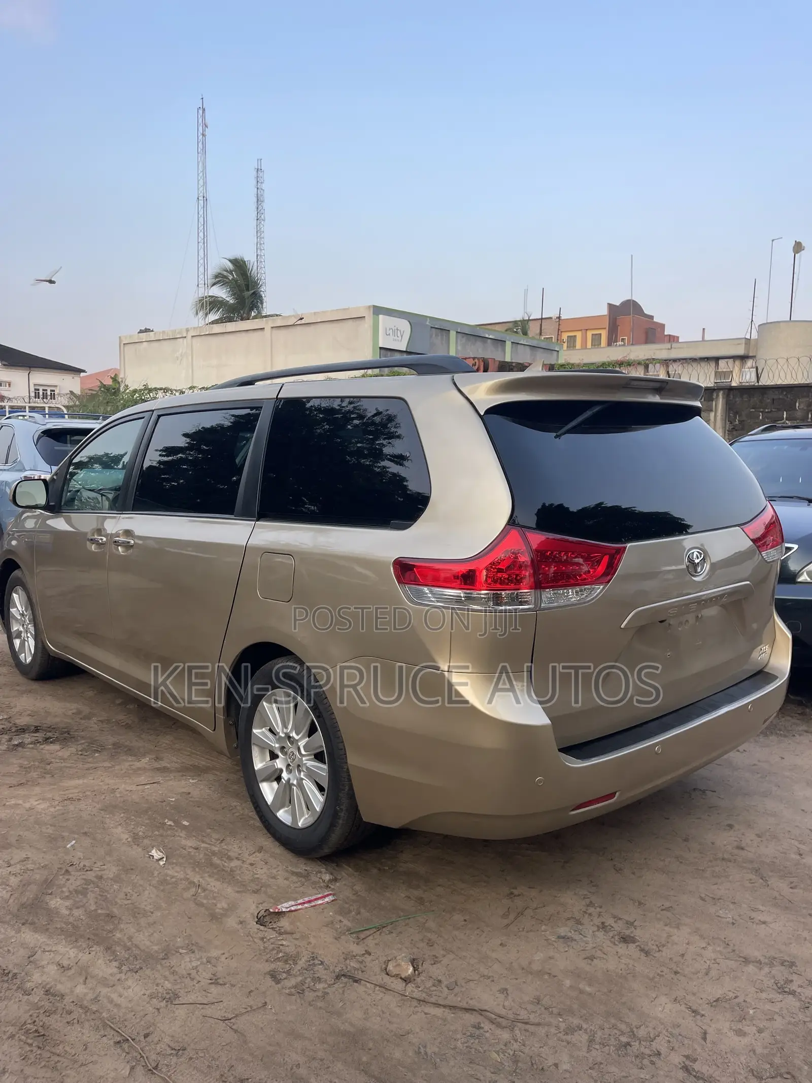 Toyota Sienna XLE 7 Passenger 2012 Gold