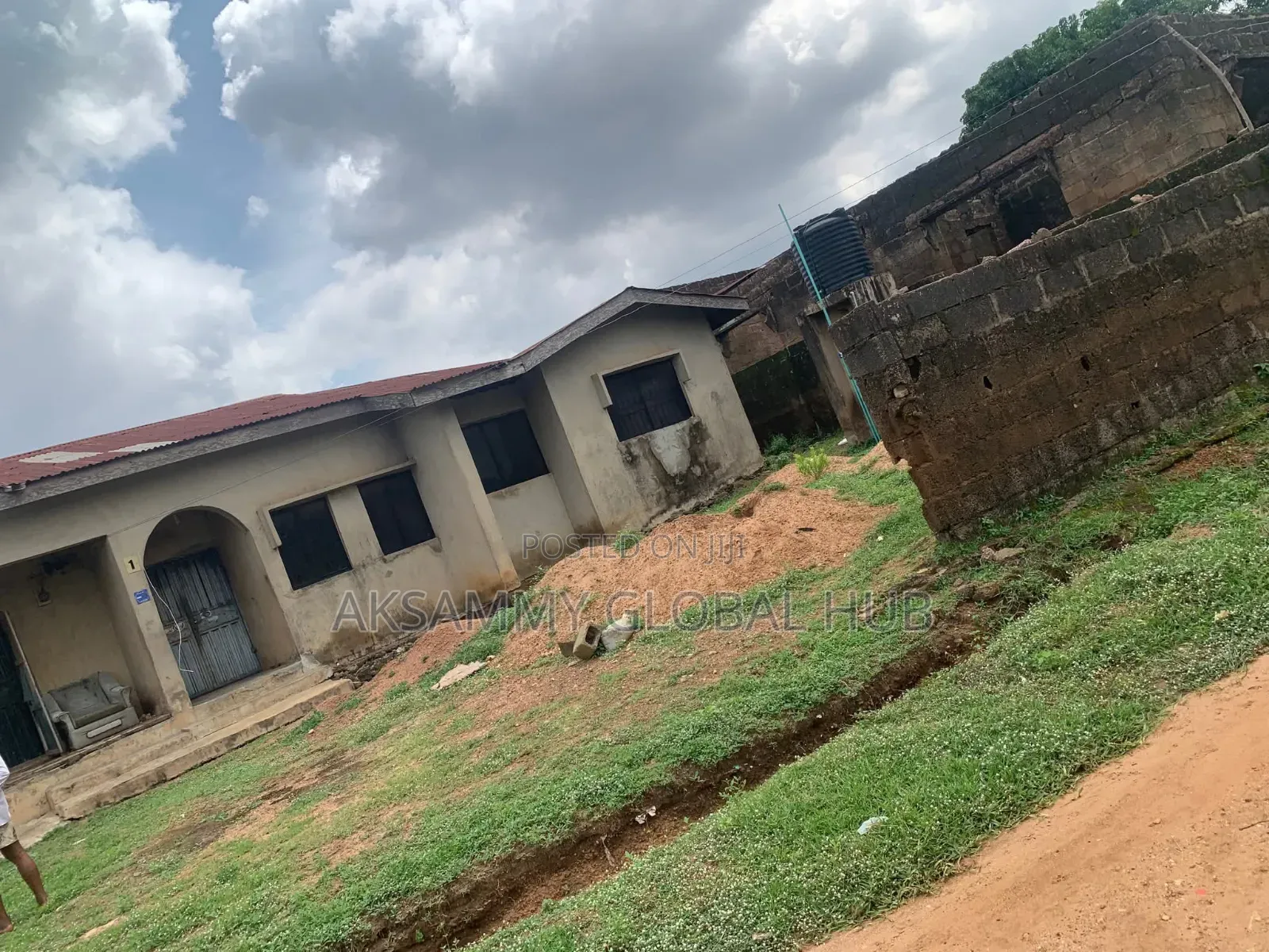 6bdrm Block Of Flats In Ajibode Estate, Ibadan For Sale