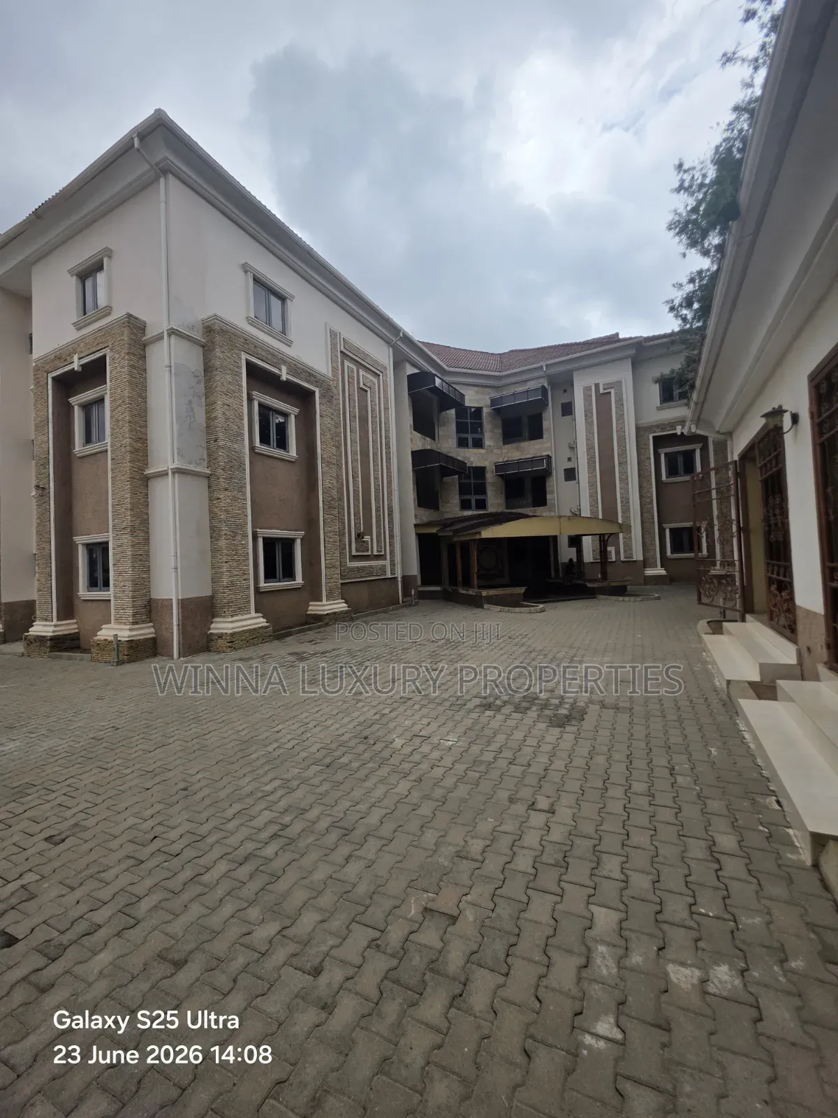 20bdrm Apartment in Guzape for rent