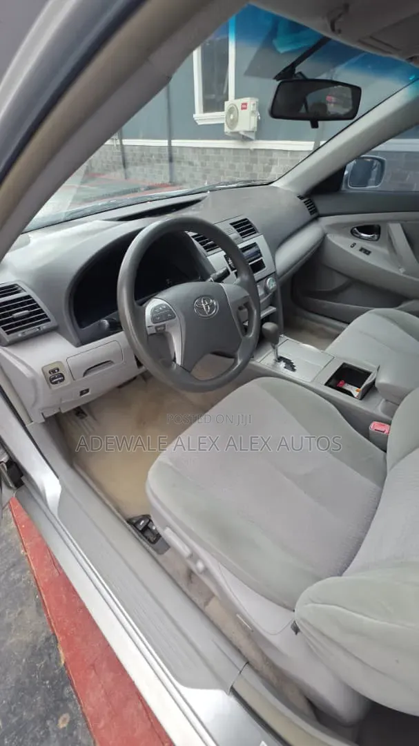 Toyota Camry 2010 Silver