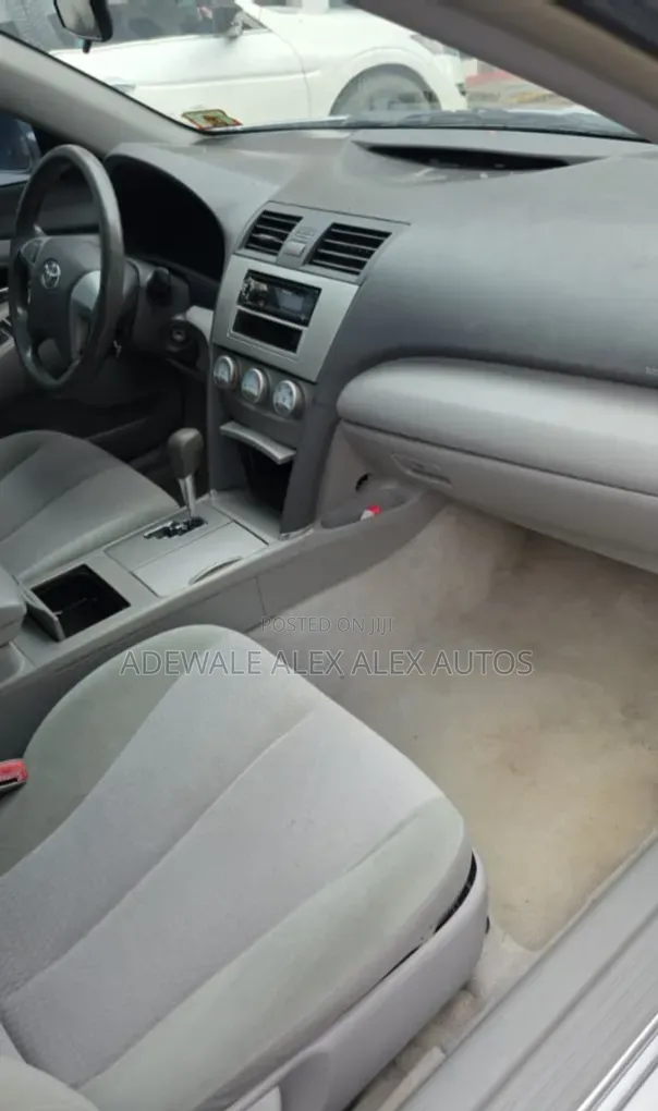 Toyota Camry 2010 Silver