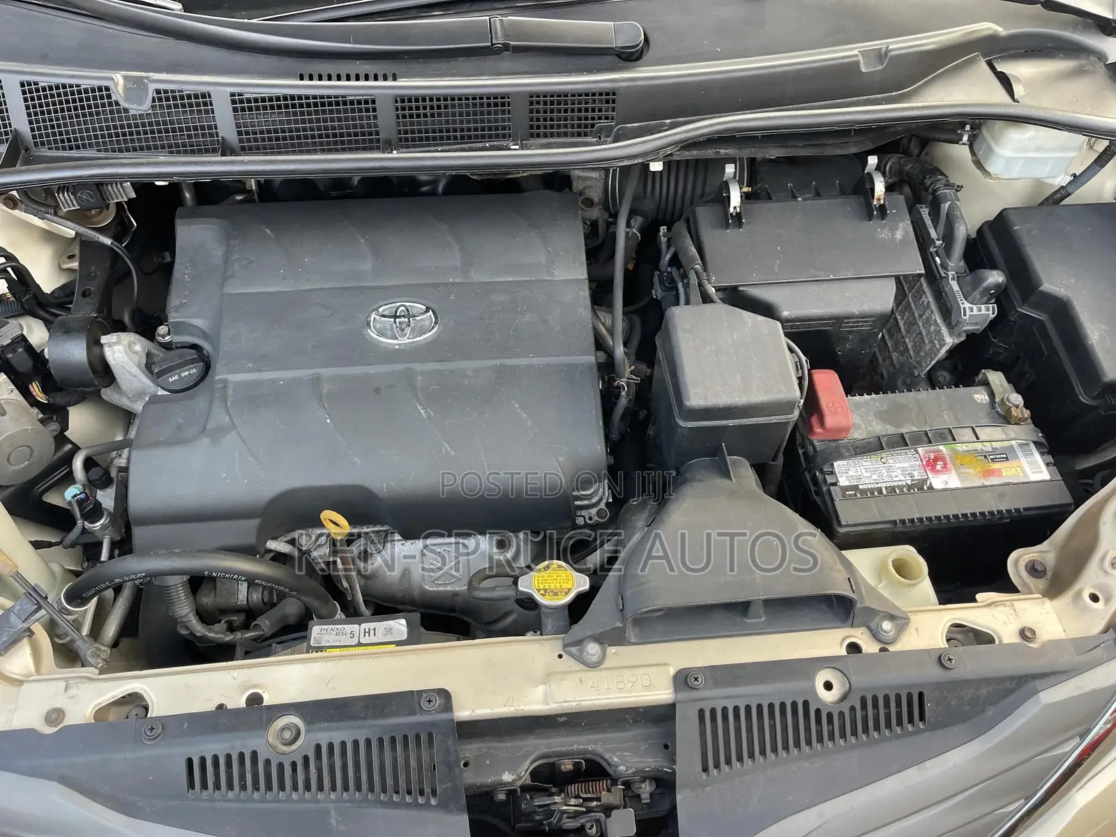 Toyota Sienna XLE 7 Passenger 2012 Gold