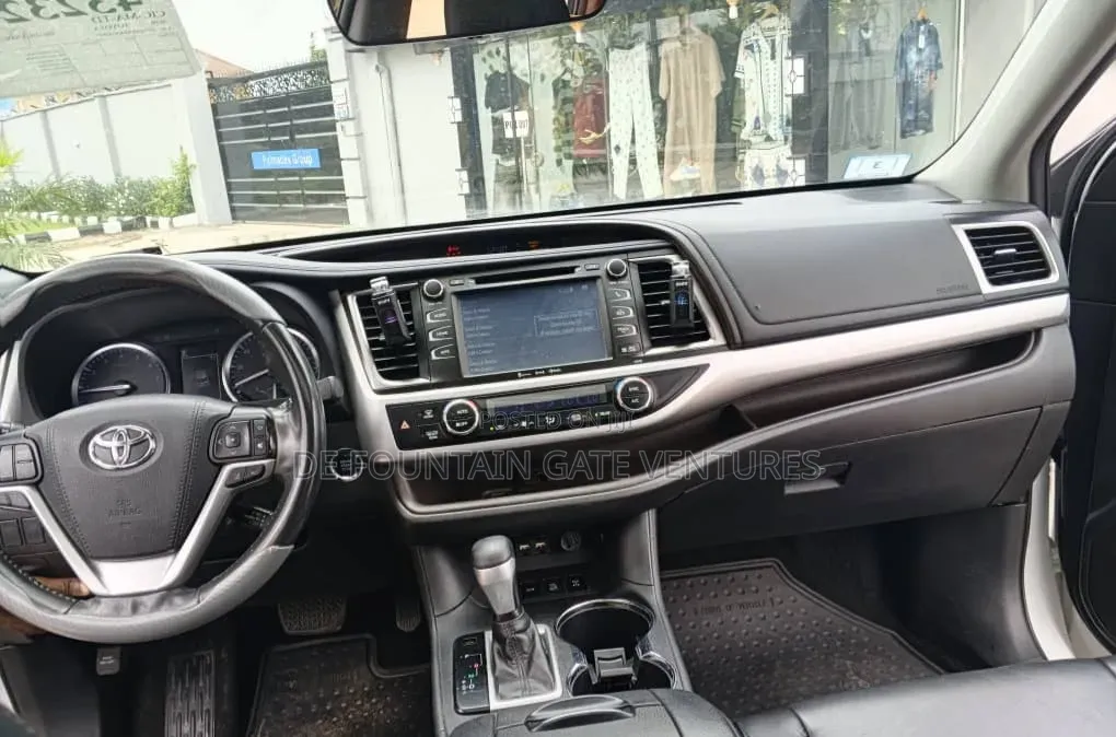 Toyota Highlander 2019 White