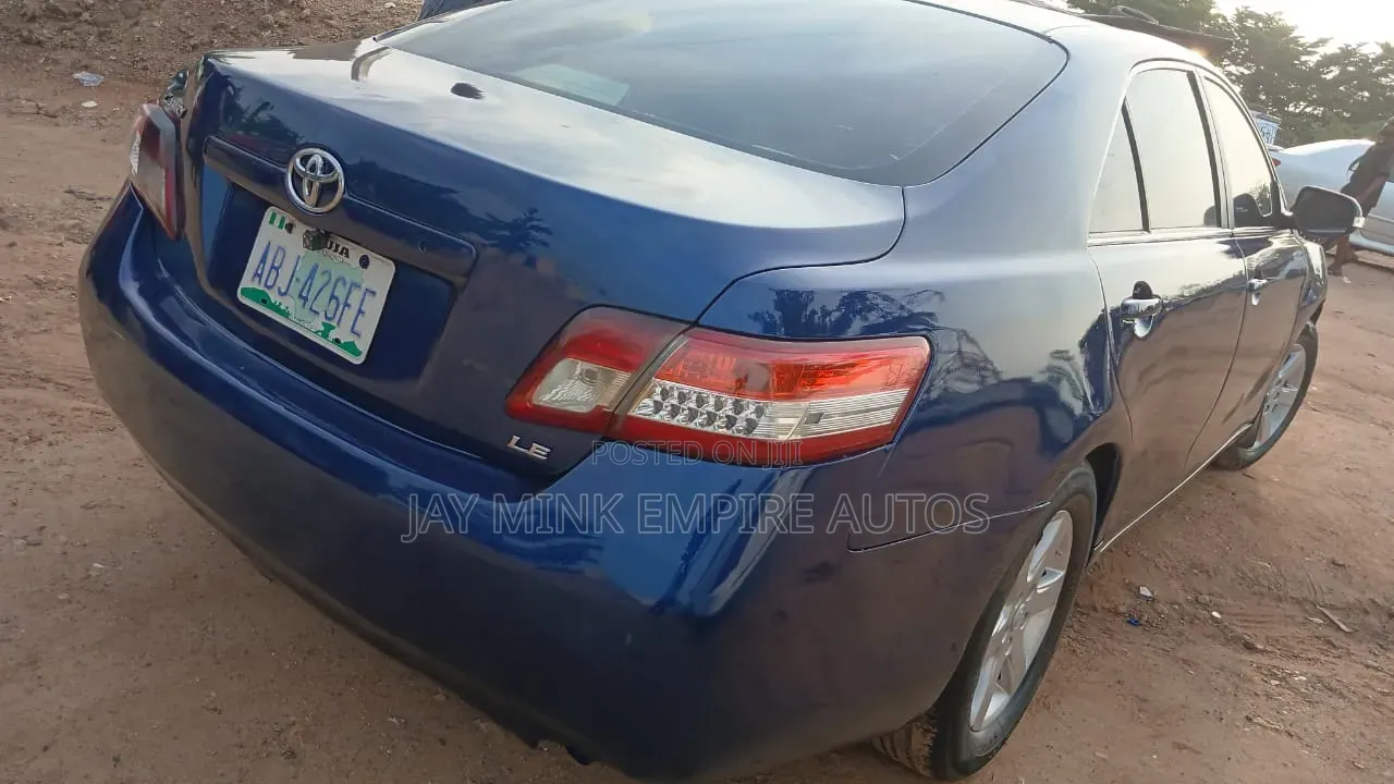 Toyota Camry 2010 Blue