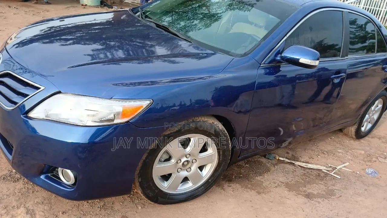 Toyota Camry 2010 Blue