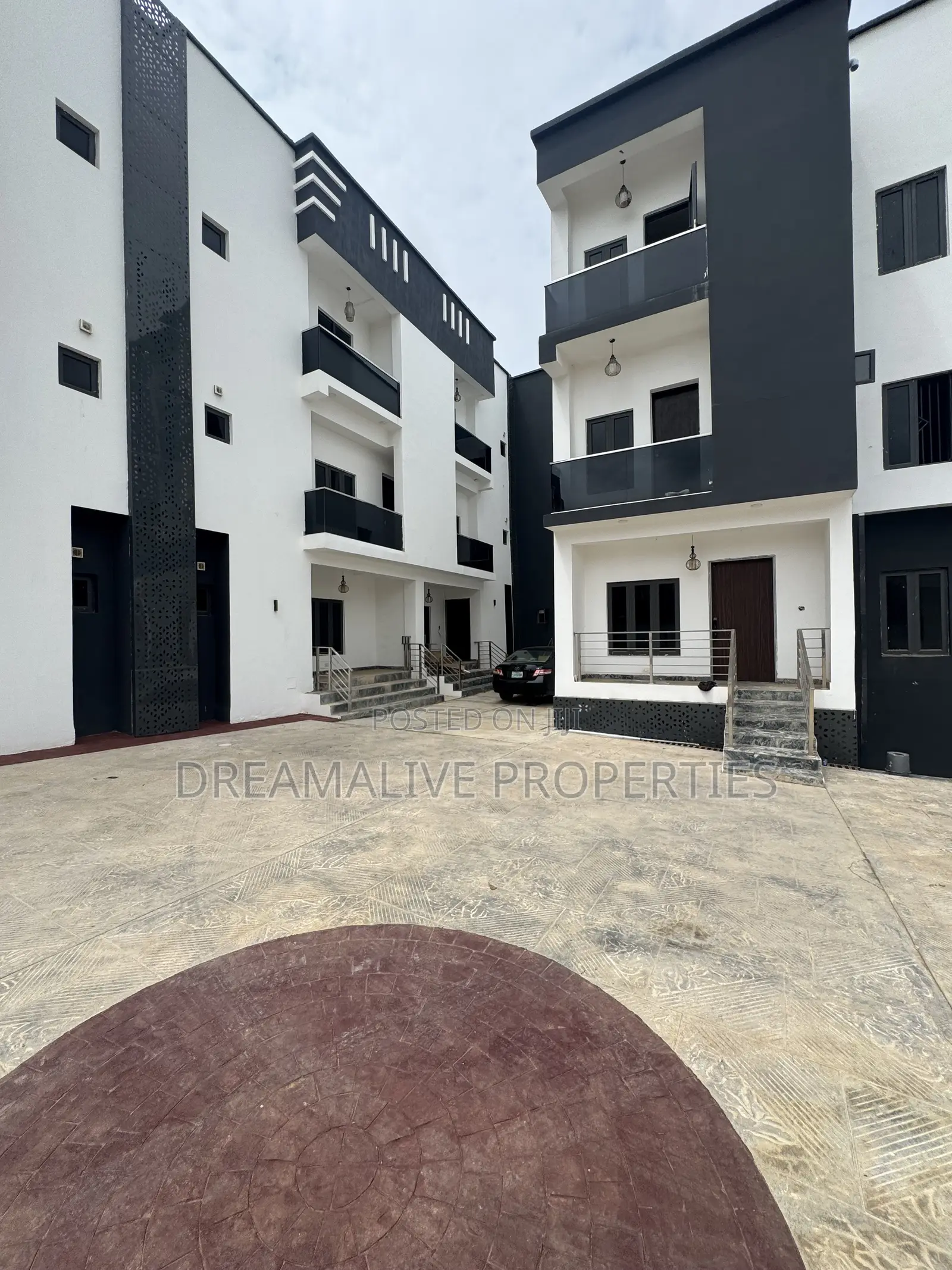 4bdrm Duplex in Life Camp for sale