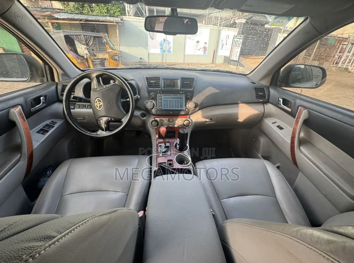 Toyota Highlander Limited 3.5l 4WD 2013 Silver