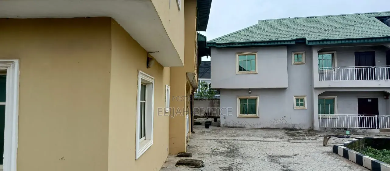 Furnished 16bdrm Block of Flats in Alakuko for sale