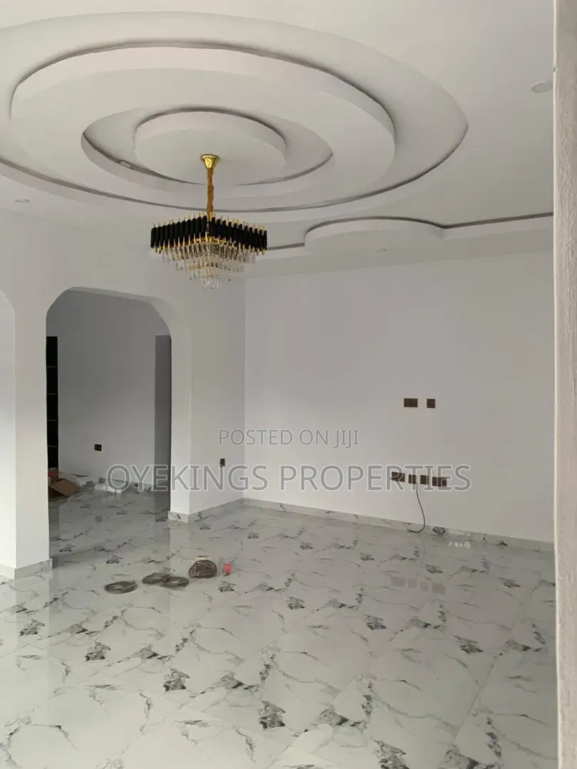 3bdrm Bungalow in Primier Estate, Oluyole for rent