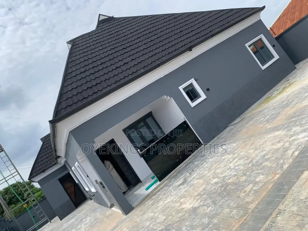3bdrm Bungalow in Primier Estate, Oluyole for rent