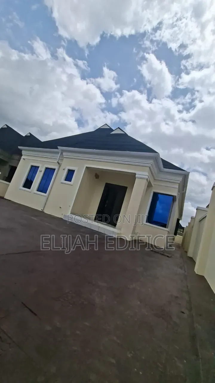 3bdrm Bungalow in Mowe Ofada, Berger for sale
