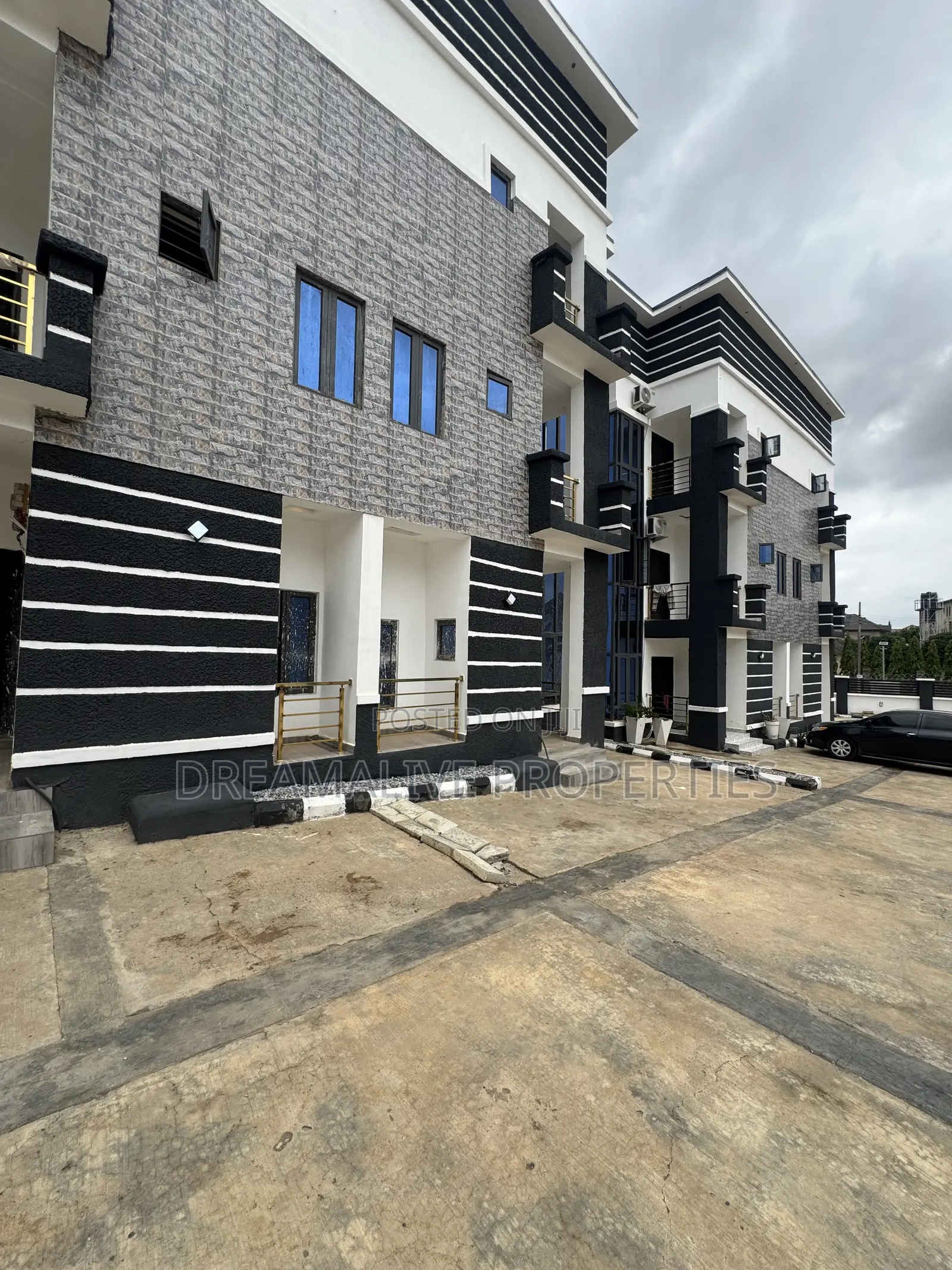 4bdrm Duplex in Life Camp for rent