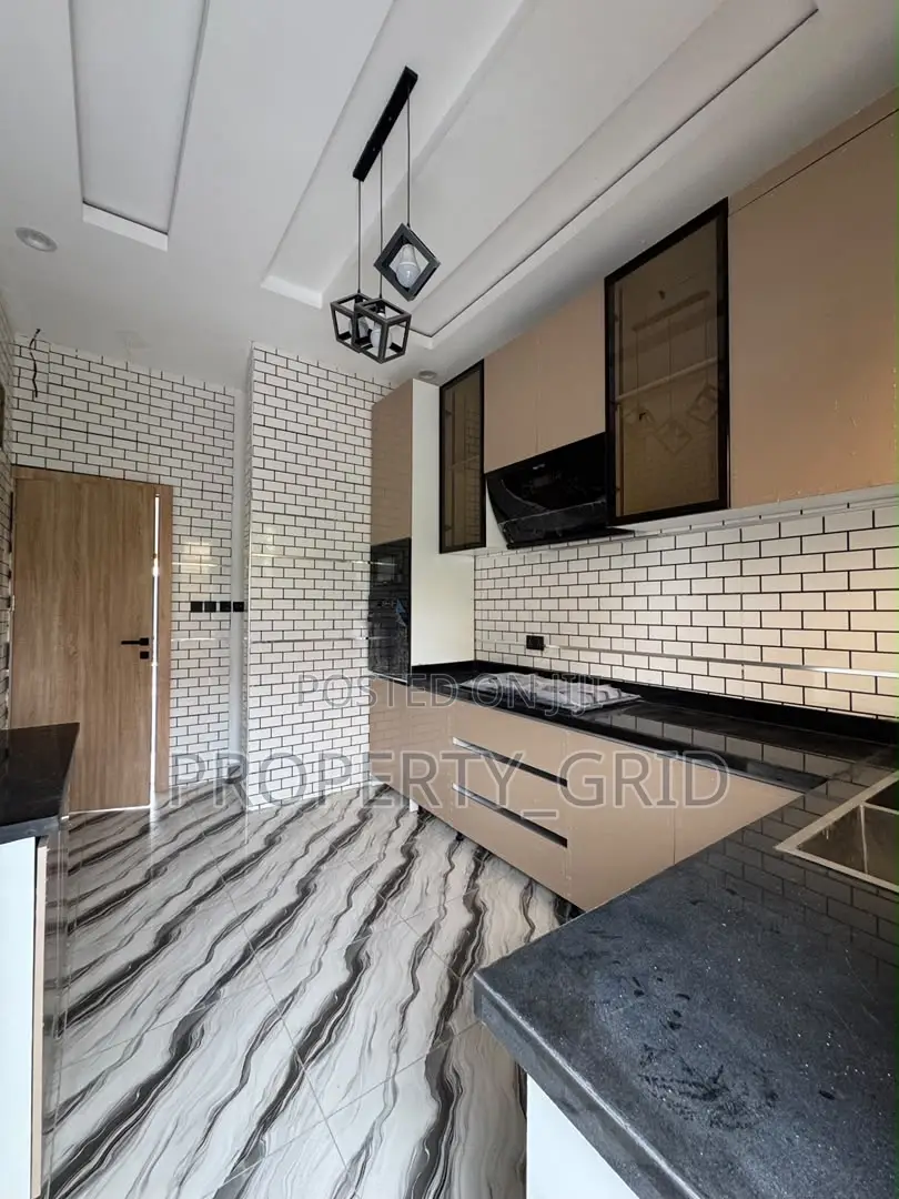 4bdrm Duplex in Sangotedo for sale