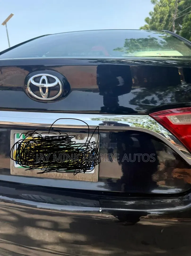 Toyota Camry 2016 Black