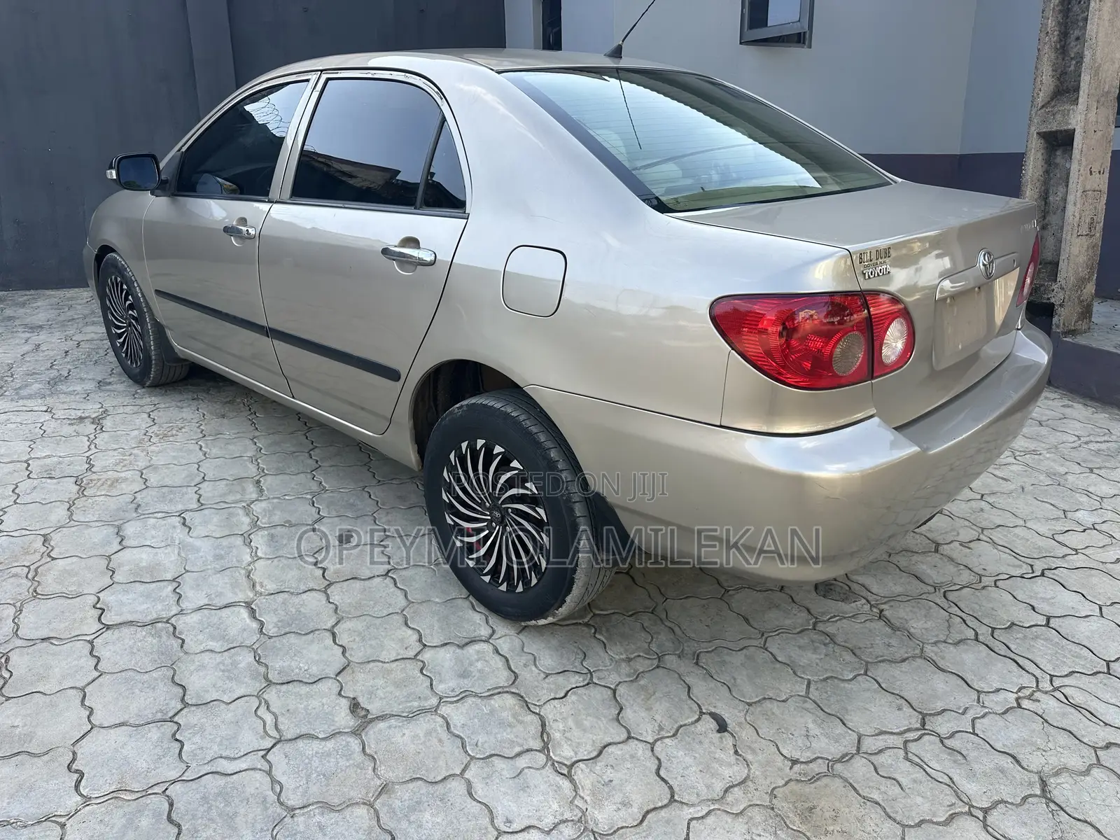 Toyota Corolla LE 2006 Gold
