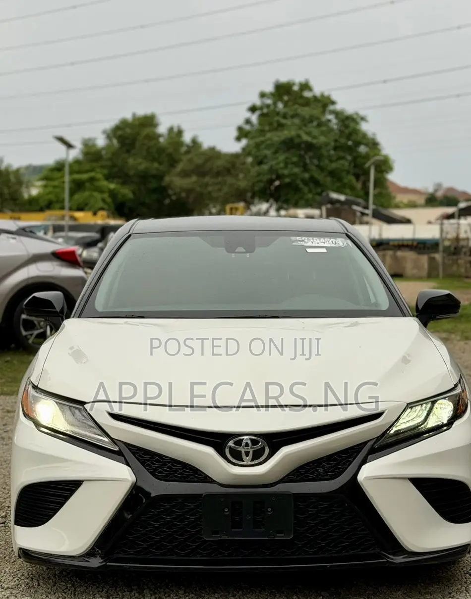 Toyota Camry XSE 2021 White
