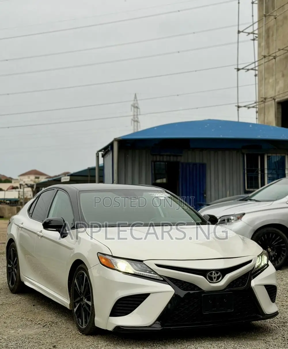 Toyota Camry XSE 2021 White