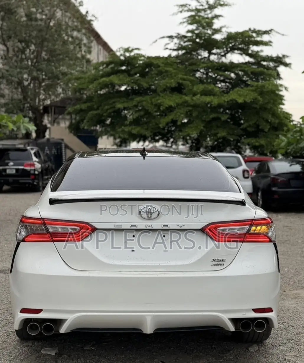 Toyota Camry XSE 2021 White