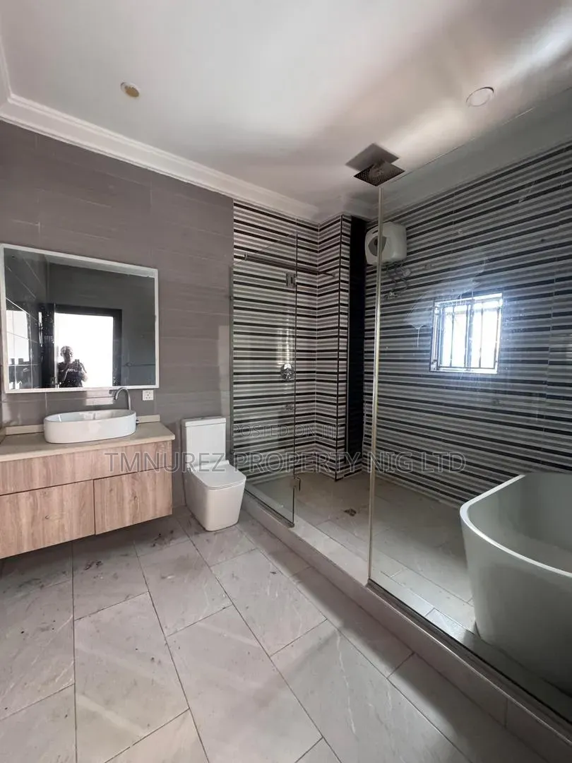 4bdrm Duplex in Ikota for rent