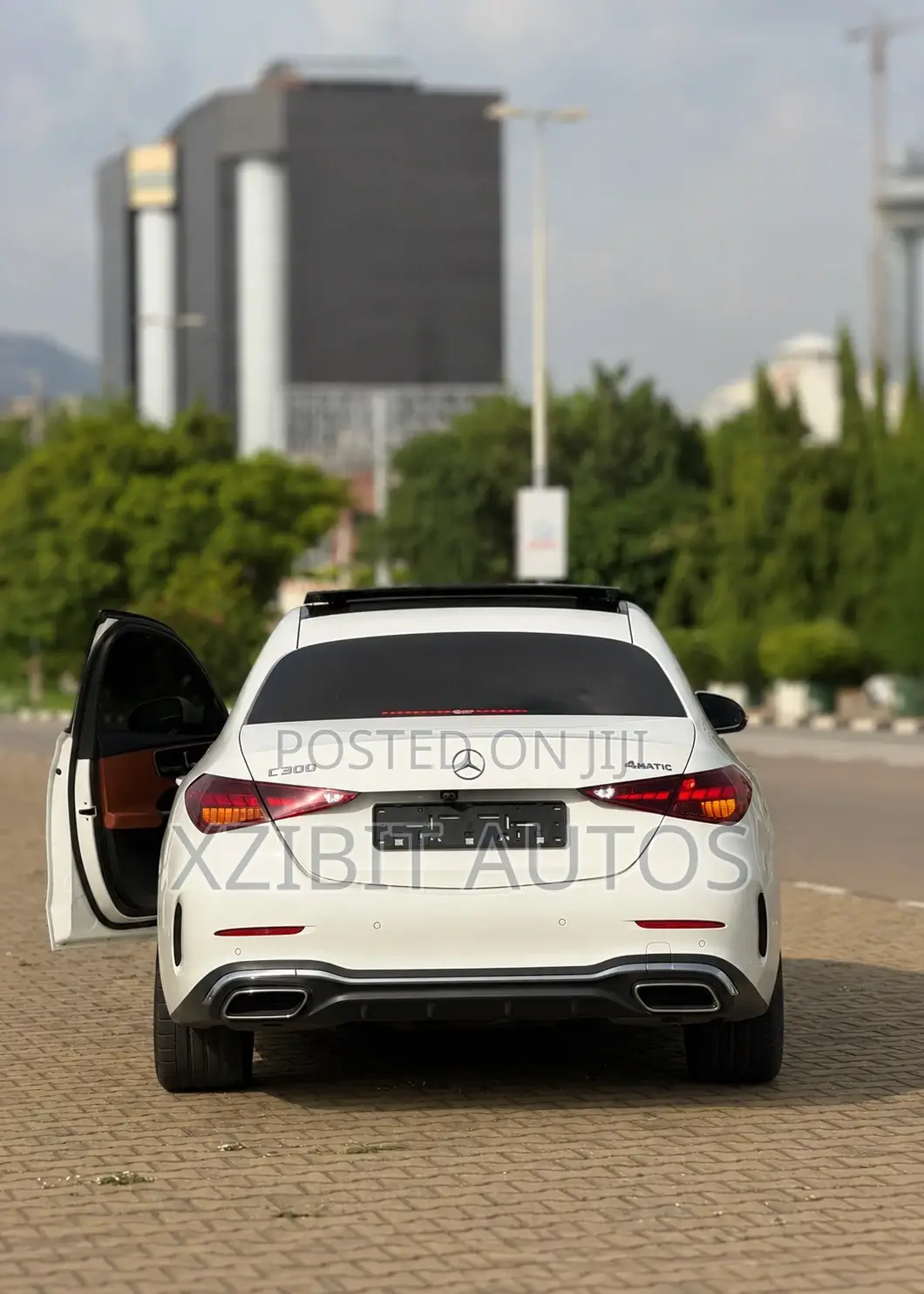 Mercedes-Benz C300 2024 White