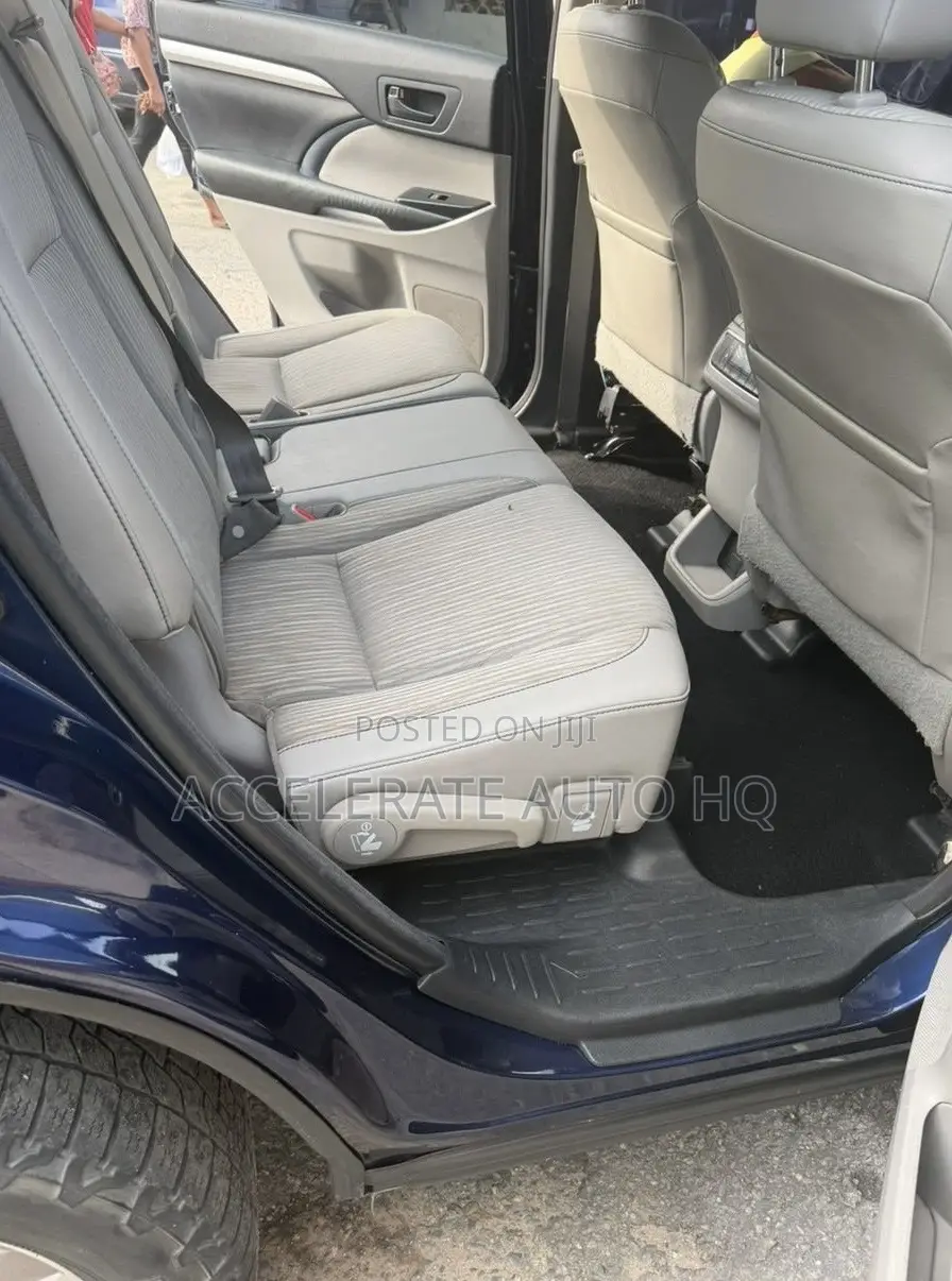Toyota Highlander LE 4dr SUV AWD (3.5L 6cyl 6A) 2014 Blue