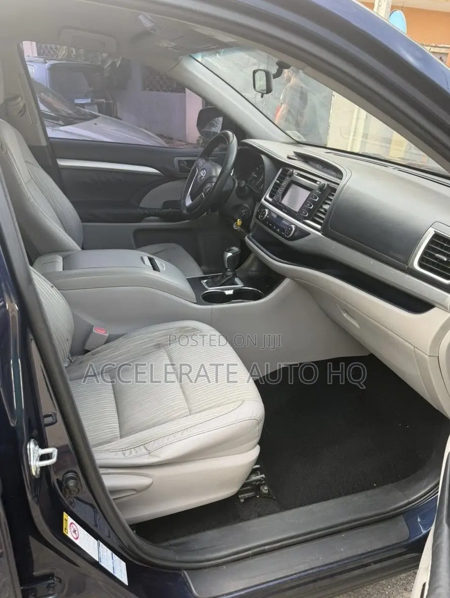 Toyota Highlander LE 4dr SUV AWD (3.5L 6cyl 6A) 2014 Blue