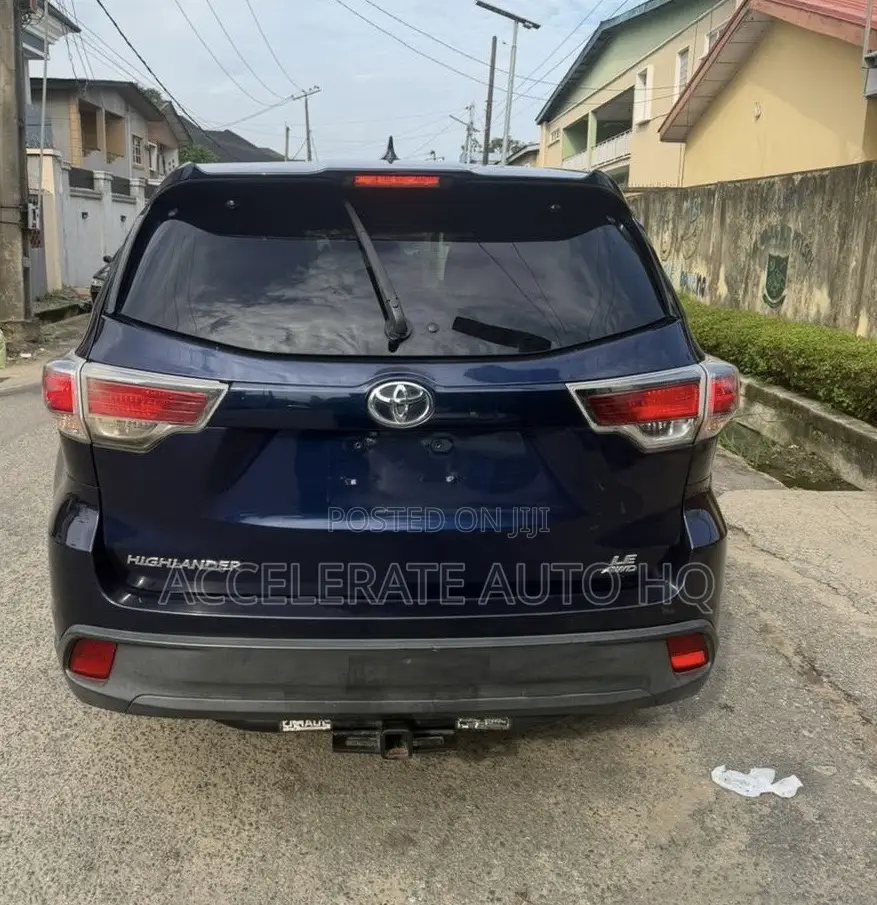 Toyota Highlander LE 4dr SUV AWD (3.5L 6cyl 6A) 2014 Blue