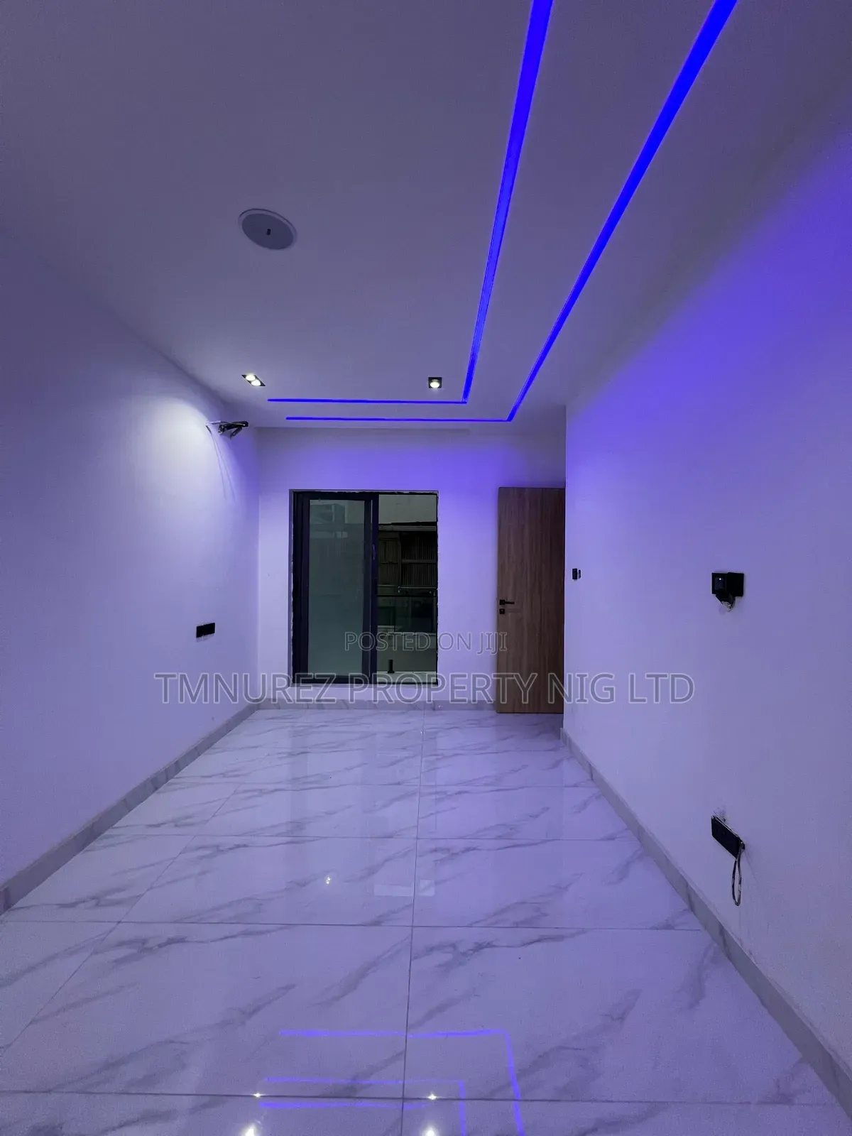 3bdrm Apartment in Lekki Phase 1 for sale