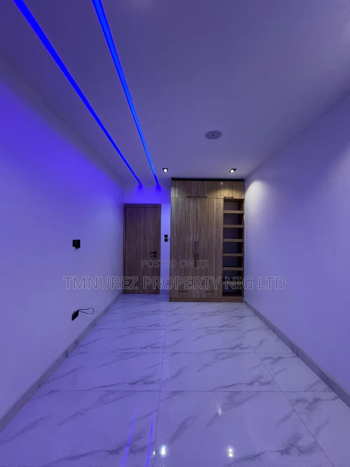 3bdrm Apartment in Lekki Phase 1 for sale