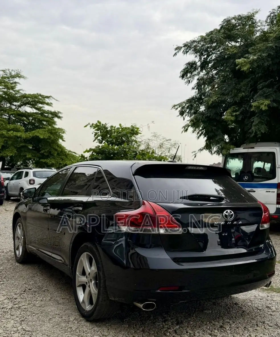 Toyota Venza XLE 2015 Black