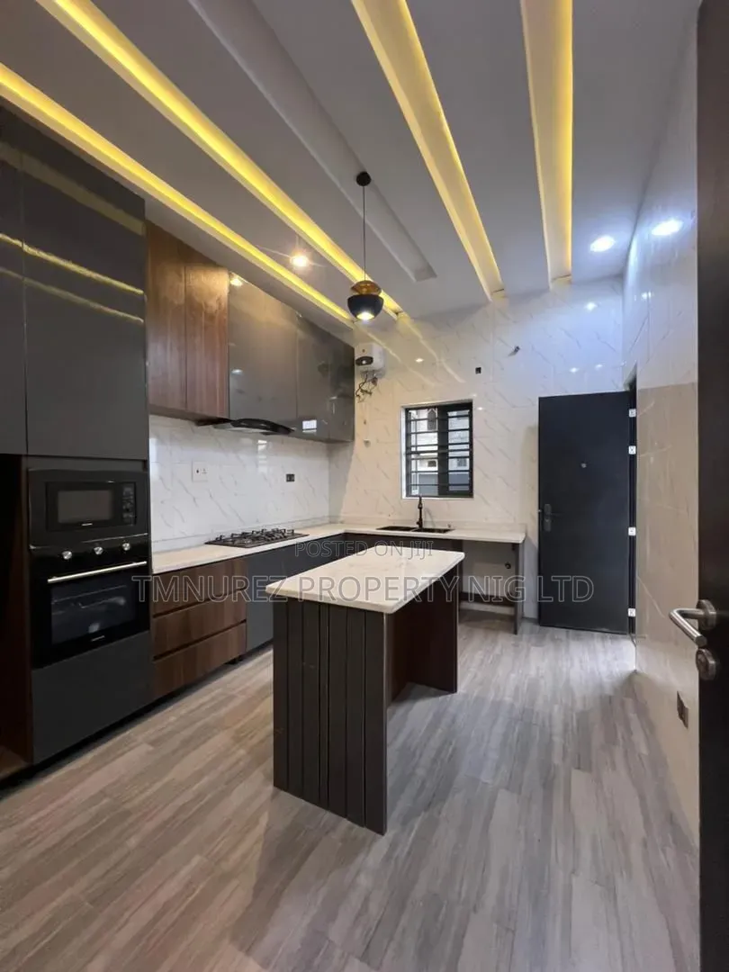 4bdrm Duplex in Sangotedo for rent