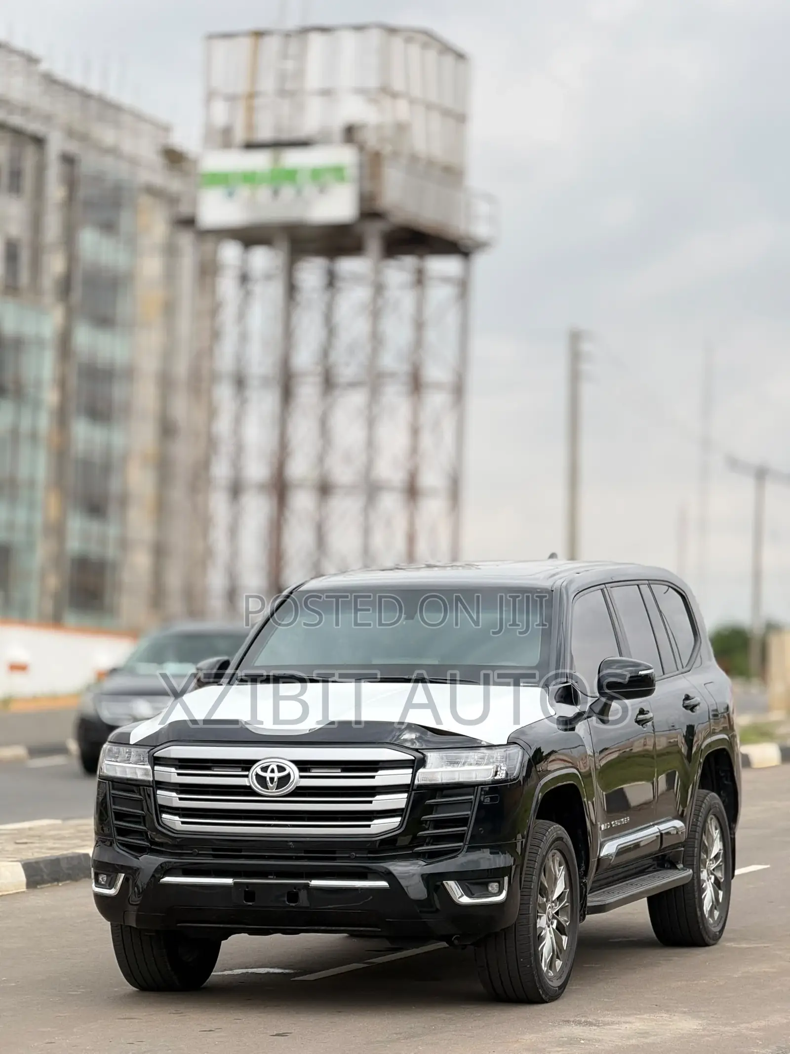 Toyota Land Cruiser LC300 2025 Black