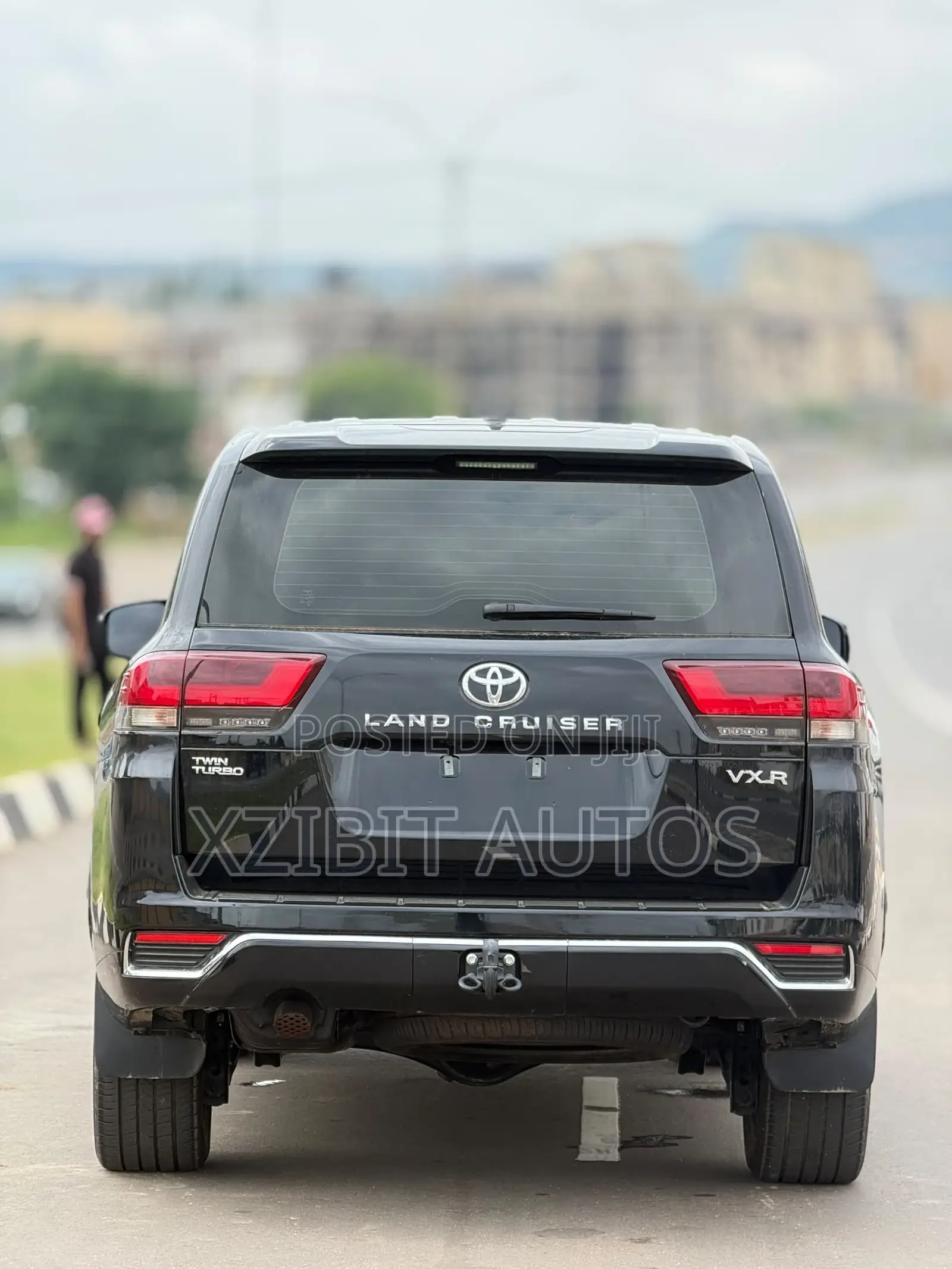 Toyota Land Cruiser LC300 2025 Black