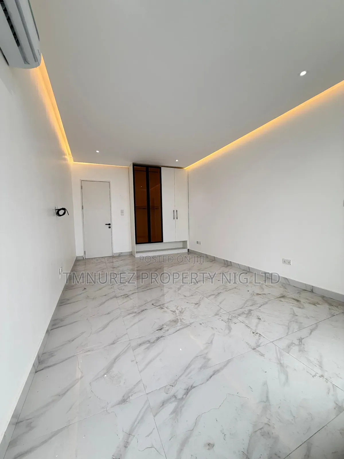 2bdrm Apartment in Lekki Phase 1 for sale