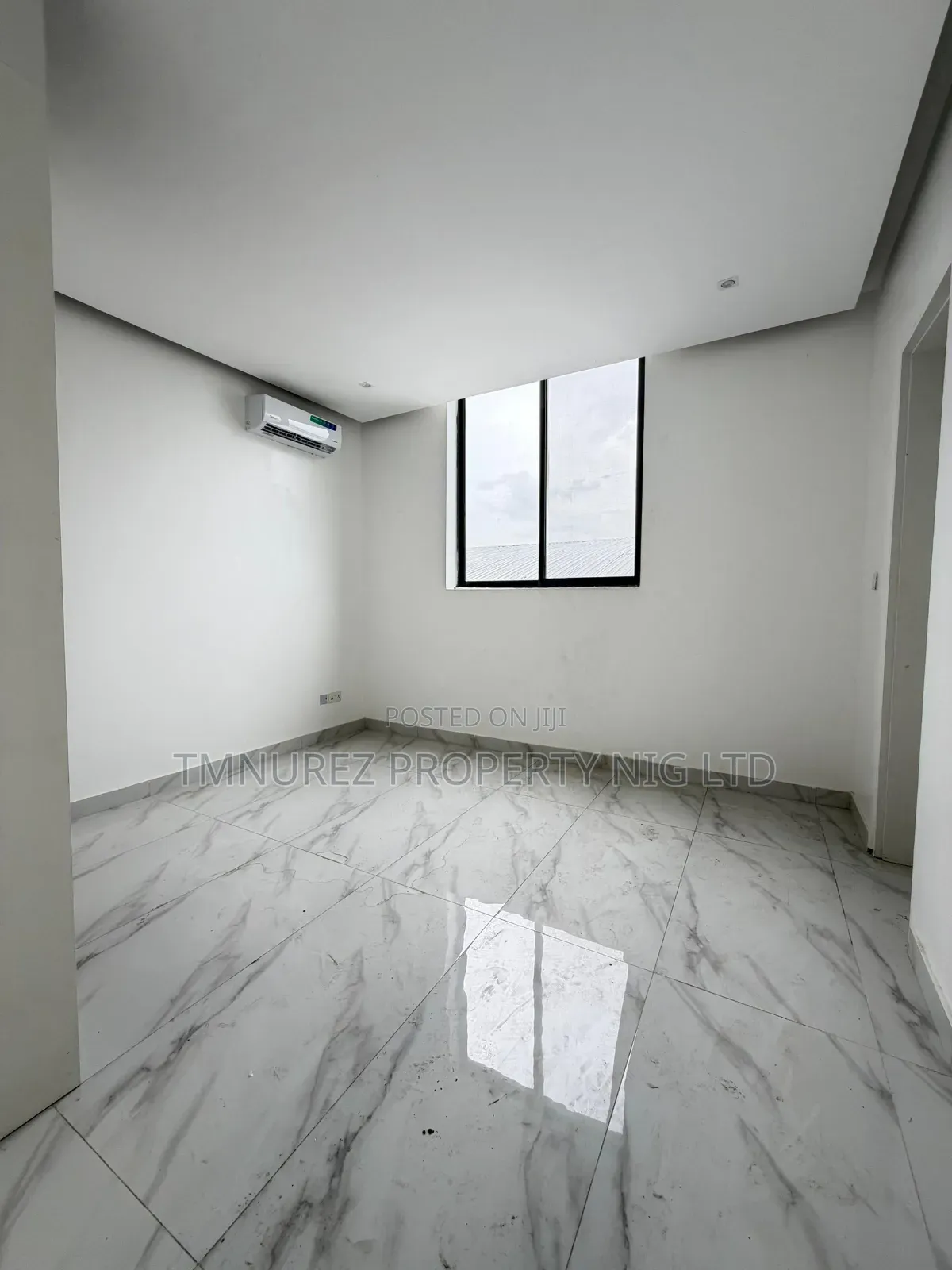 2bdrm Apartment in Lekki Phase 1 for sale