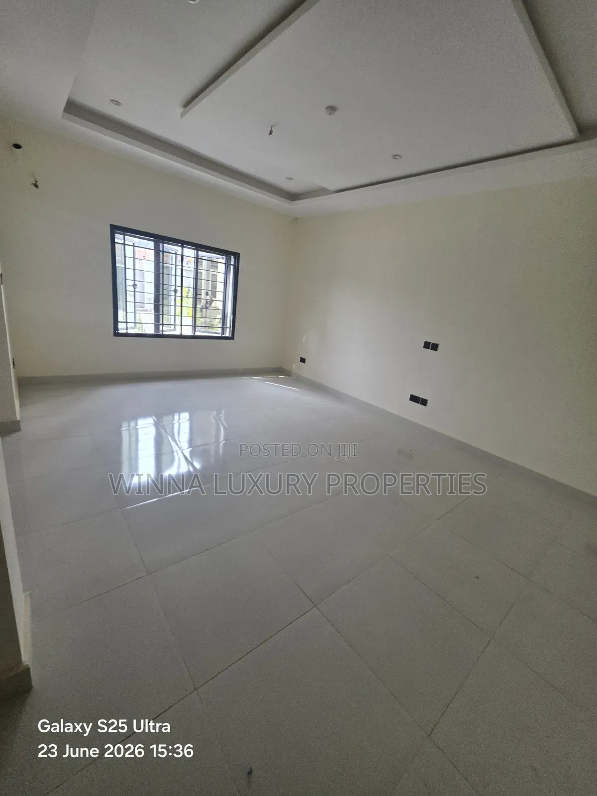 5bdrm Townhouse/Terrace in Guzape for sale
