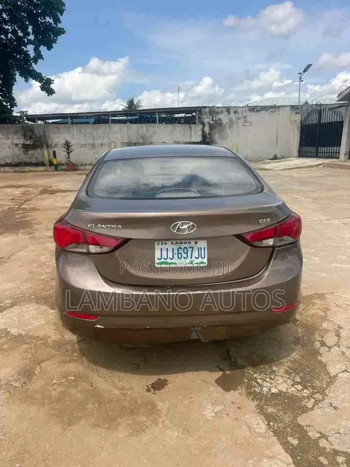 Hyundai Elantra 2013 Brown