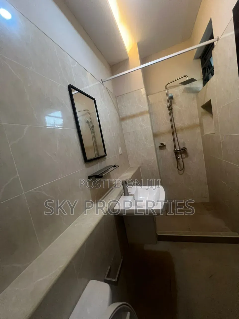 2bdrm Apartment in Dorosimi, Lekki Phase 1 for rent
