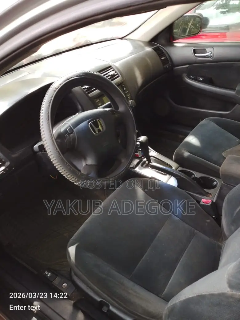 Honda Accord 2004 Silver