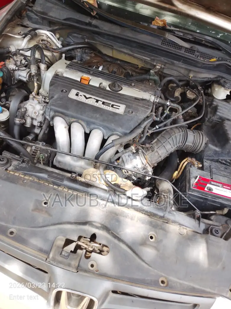 Honda Accord 2004 Silver