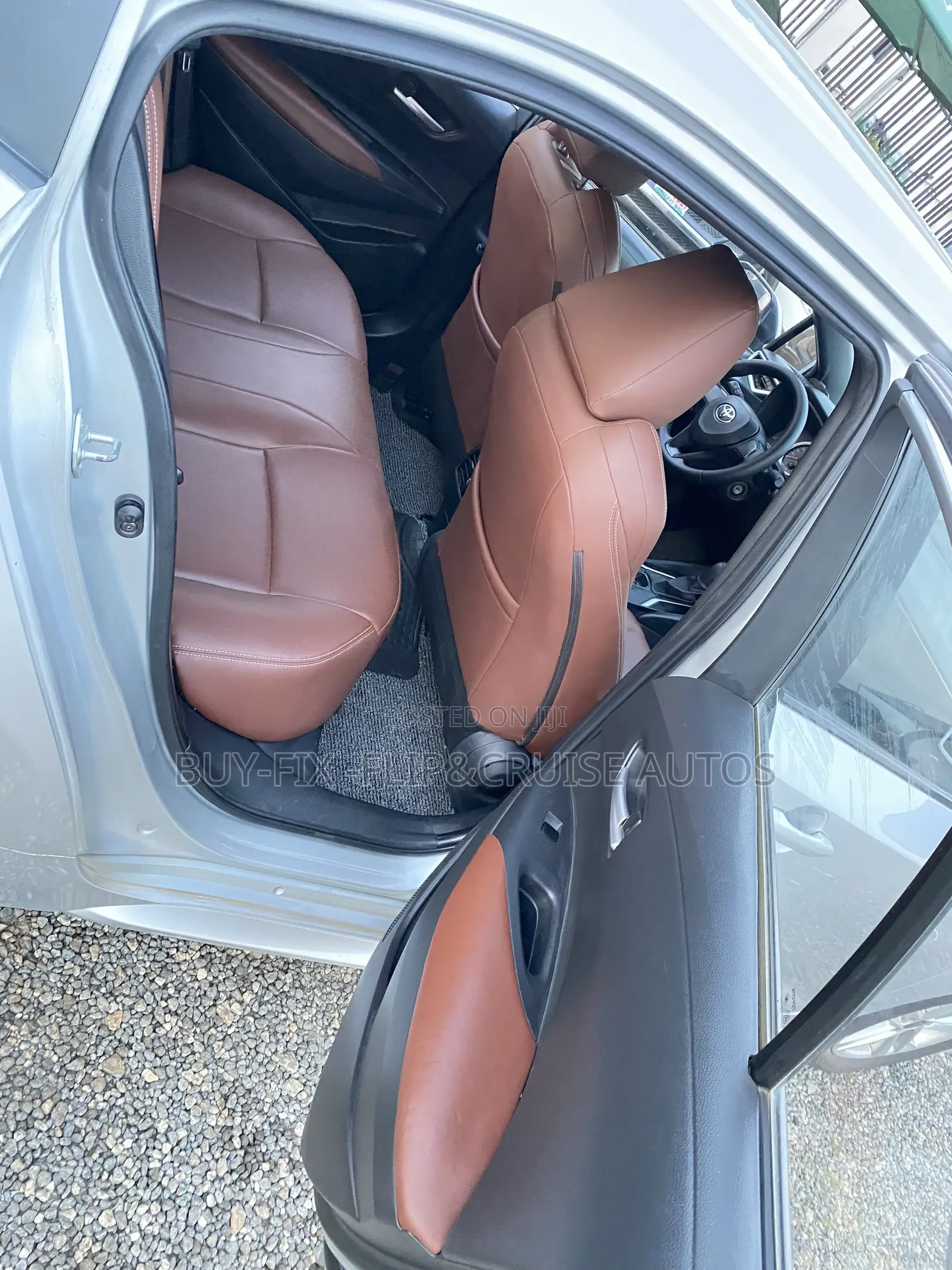 Toyota Corolla LE 2021 Silver