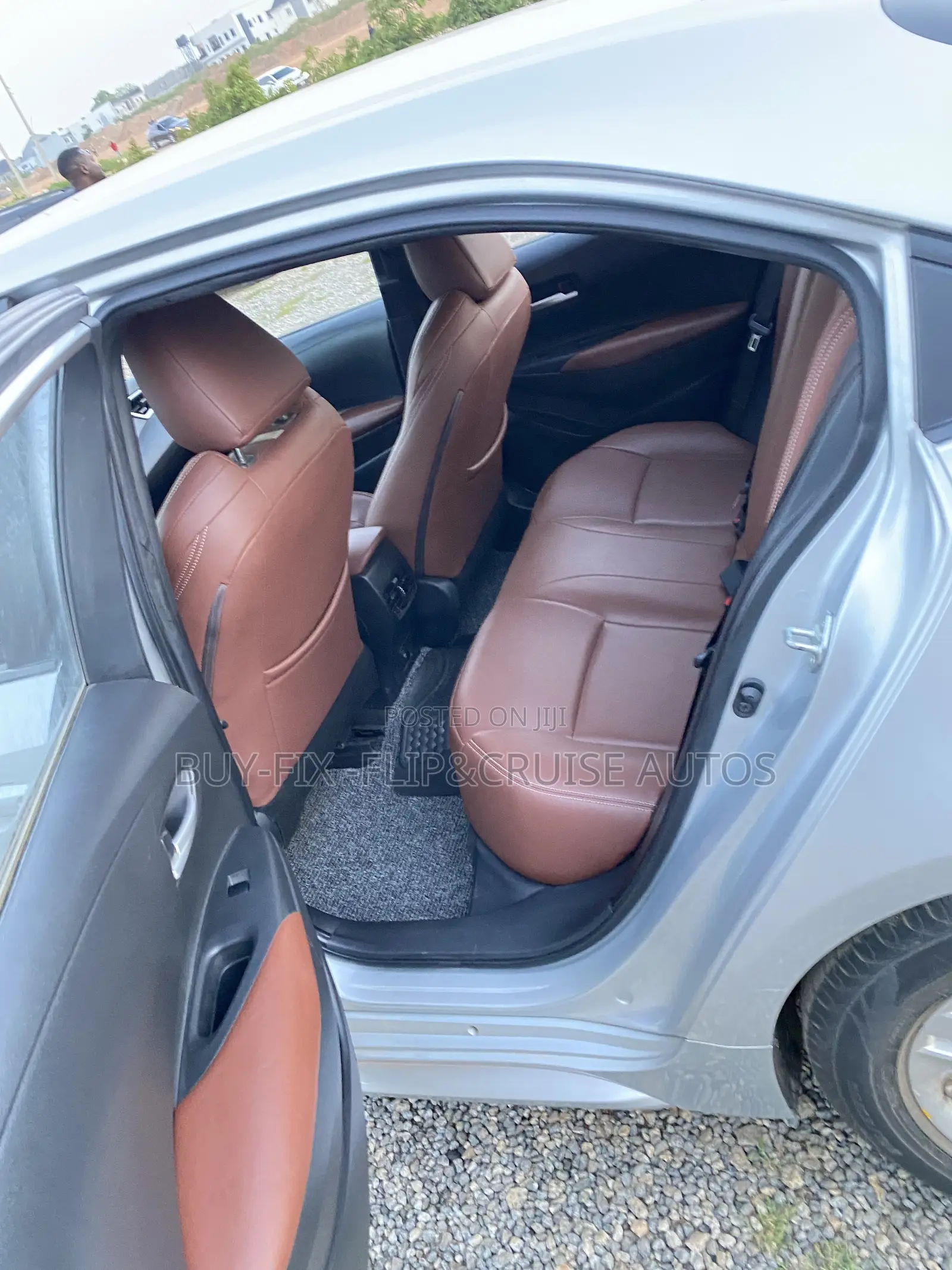 Toyota Corolla LE 2021 Silver