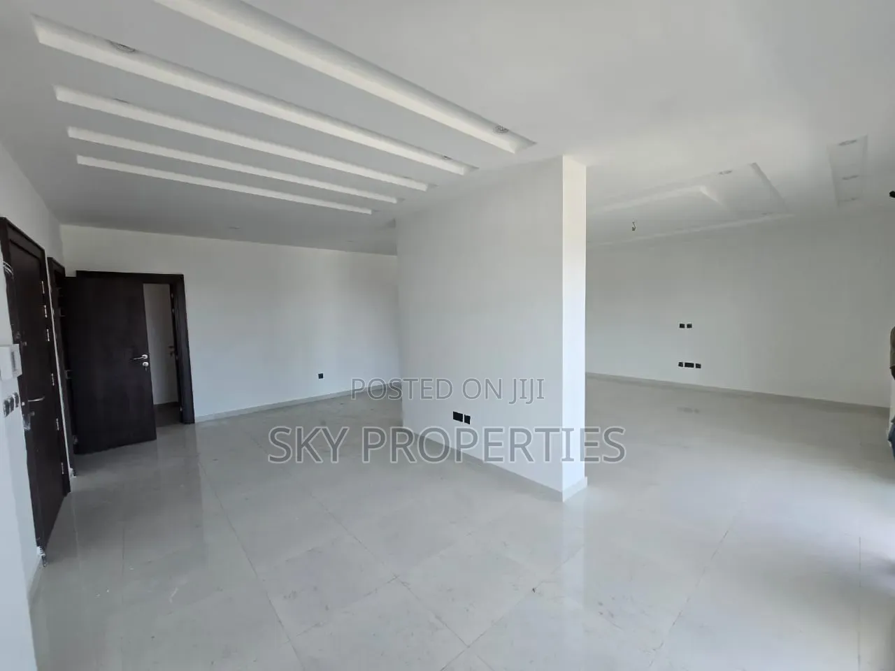 3bdrm Apartment in Onikoyi for rent
